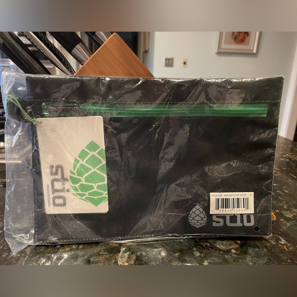 Black and Green Stio Pouch Dopp kit
